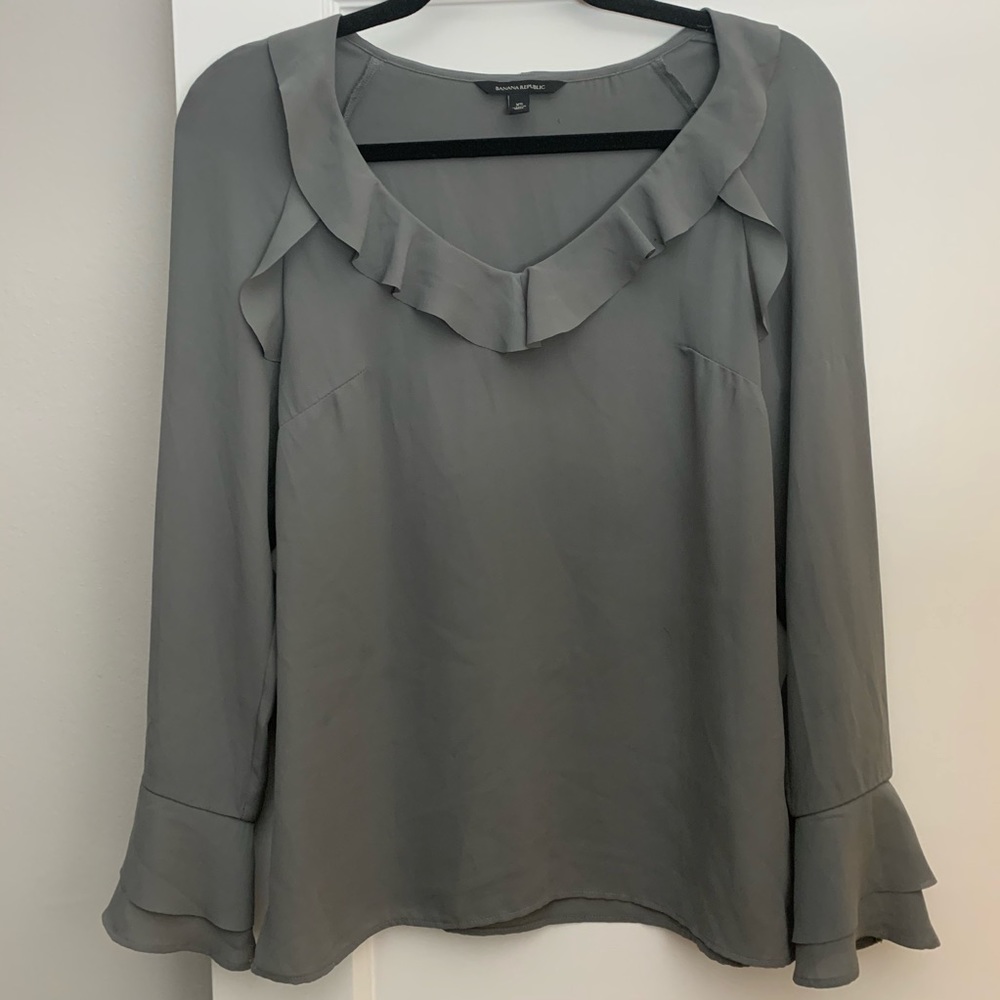 BANANA REPUBLIC GREY BLOUSE